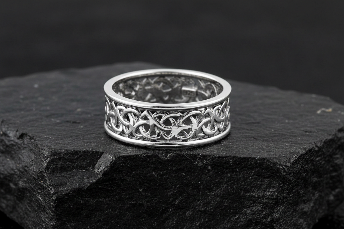 Celtic Outer Rims Triquetra Ring – Sterling Silver