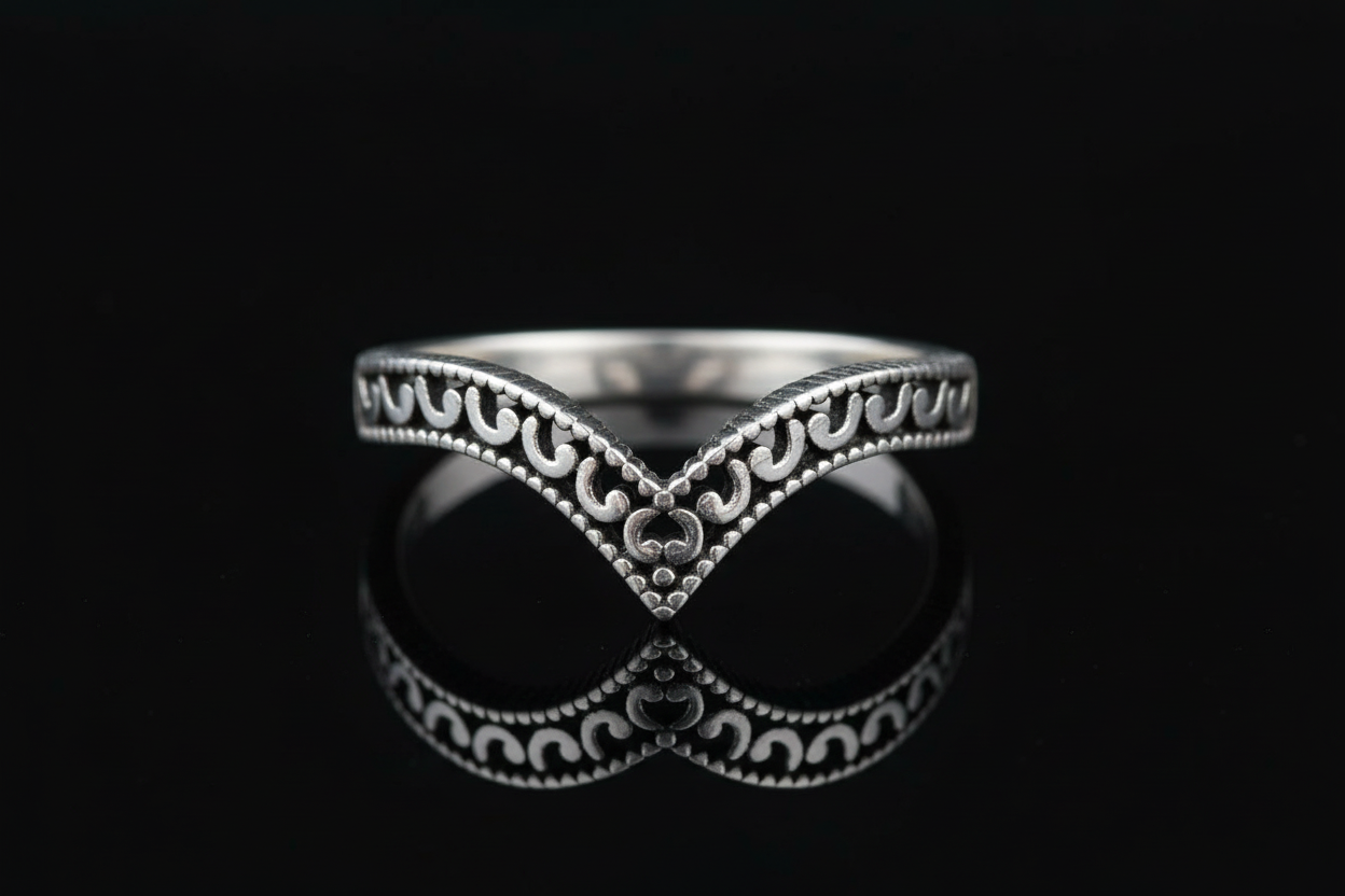 Sterling Silver Chevron Women Ring, Curved Ring, V Shape ring, Boho chic Ring, Stacking Ring, Dainty Ring, Geometric Ring