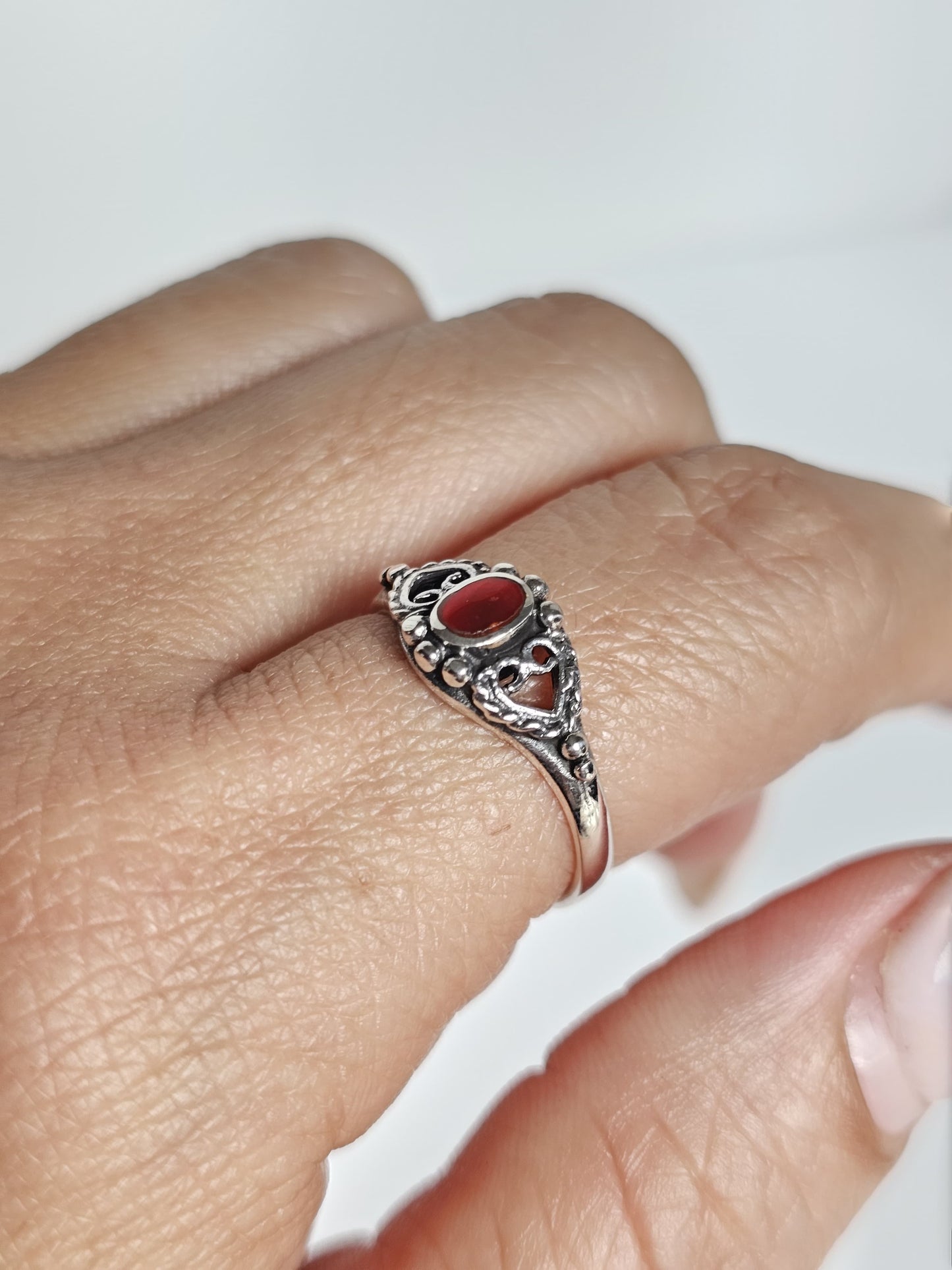 Sterling Silver Signet Ring with Red Agate Stone - Unisex 8mm Face, 2mm Band