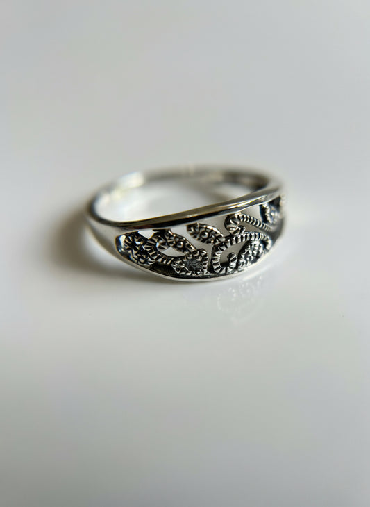 Evil Eye Leaf Vines Ring 