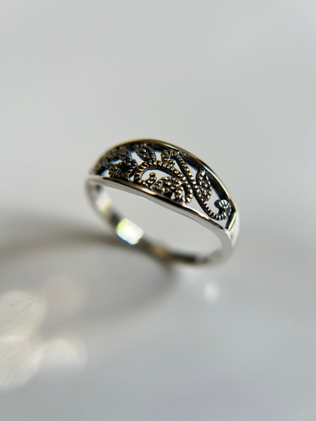 Evil Eye Leaf Vines Ring
