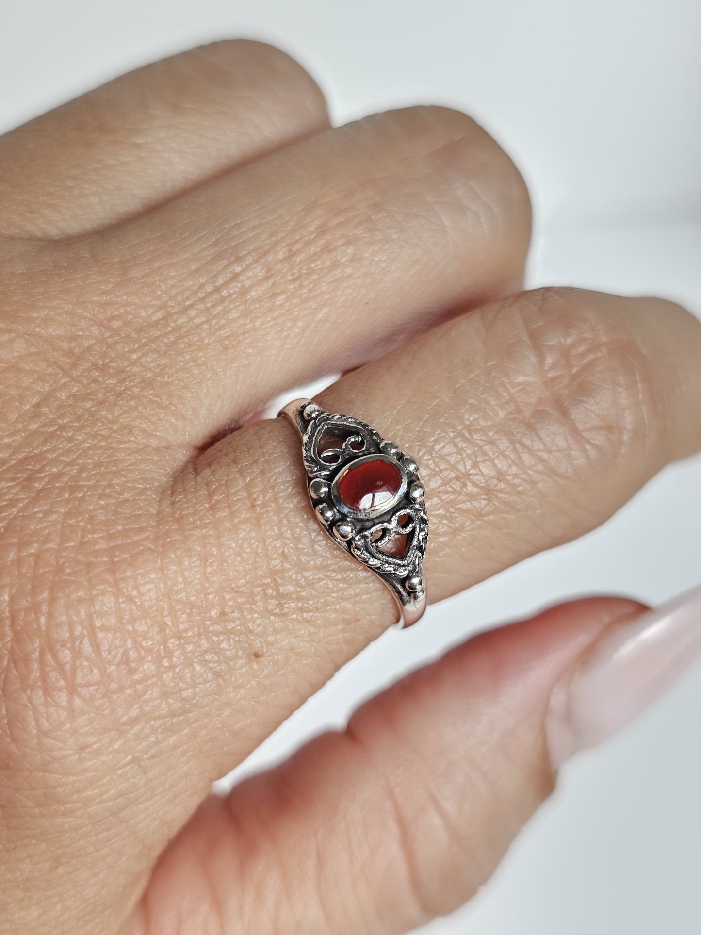 Sterling Silver Signet Ring with Red Agate Stone - Unisex 8mm Face, 2mm Band
