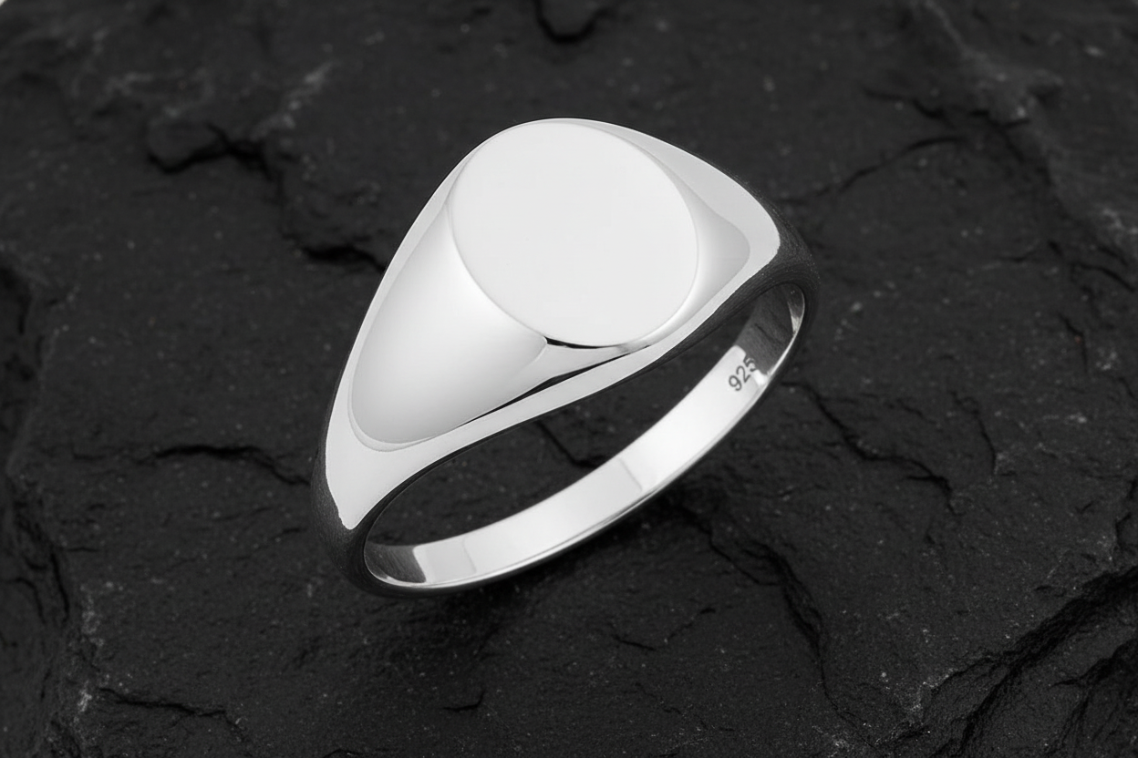 Simple Elegance Unisex Signet Band