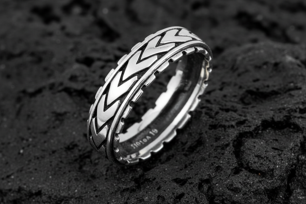 Arrowhead Simple Unisex Wedding Ring – Sterling Silver