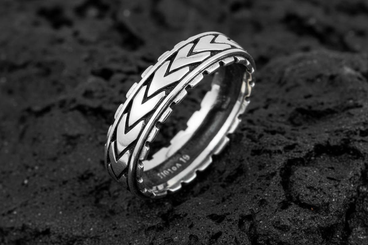 Arrowhead Simple Unisex Wedding Ring – Sterling Silver