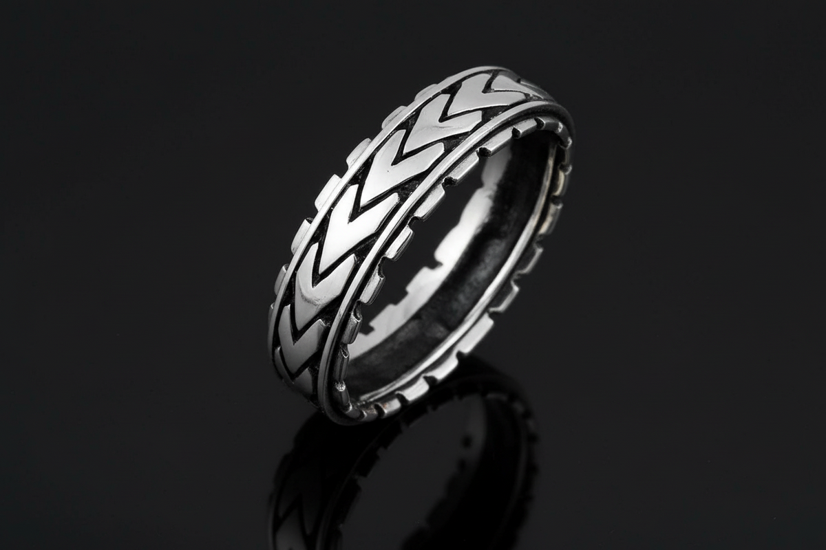 Arrowhead Simple Unisex Wedding Ring – Sterling Silver
