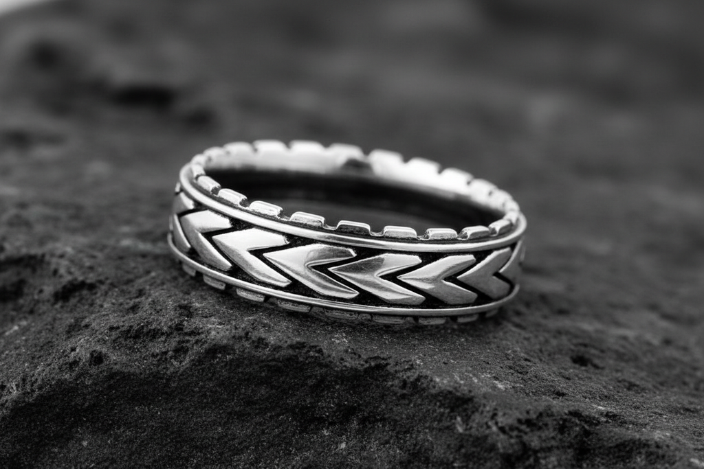 Arrowhead Simple Unisex Wedding Ring – Sterling Silver