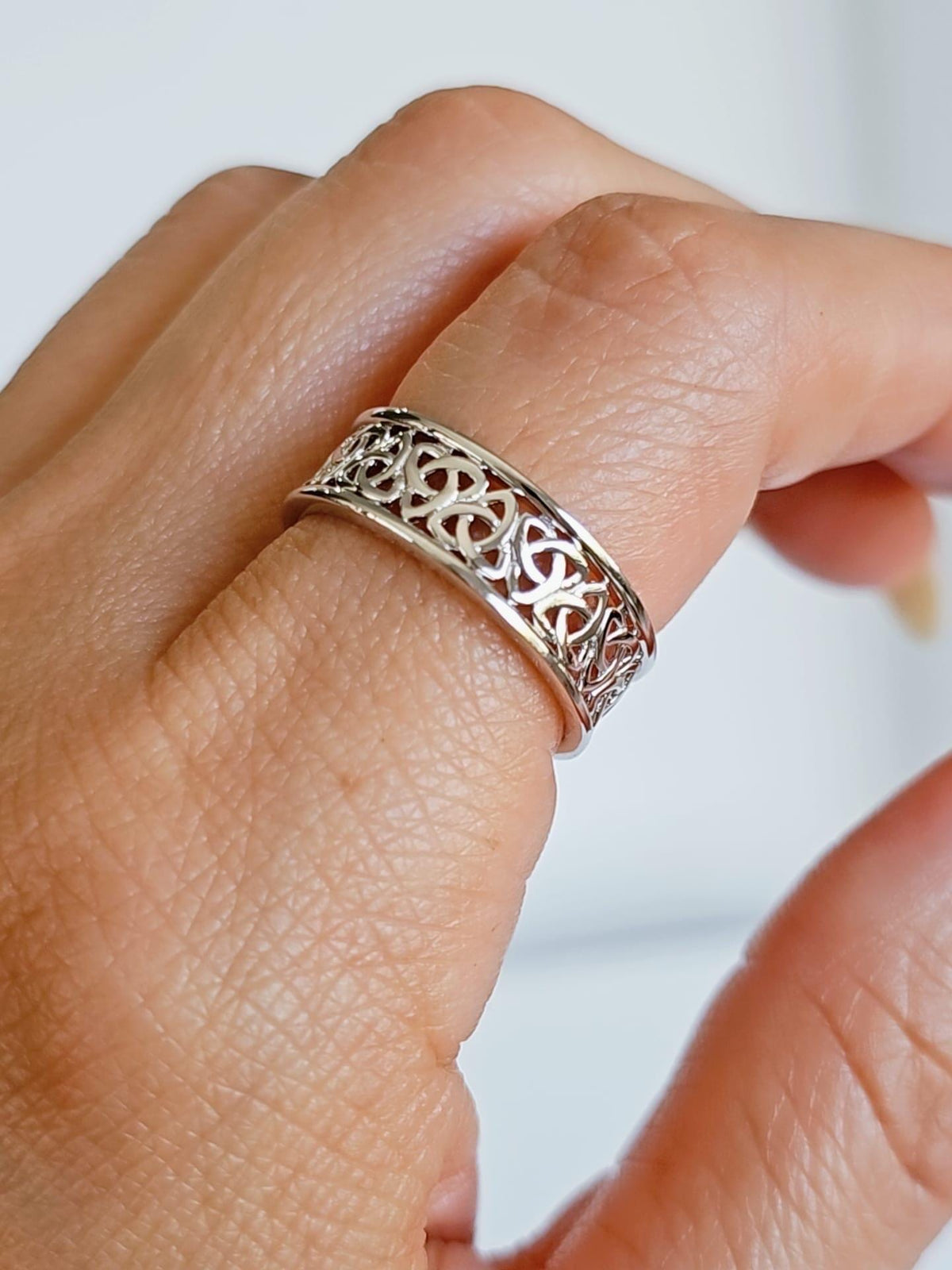 Celtic Outer Rims Triquetra Ring – Sterling Silver