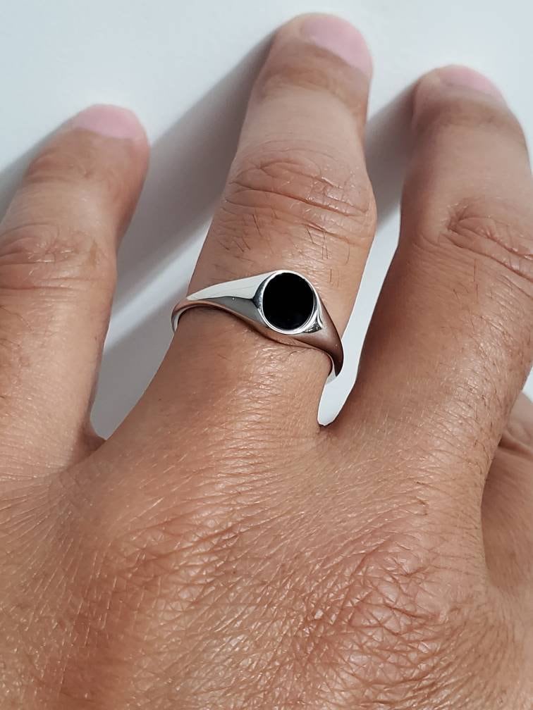 Simple Signet Black Agate Ring