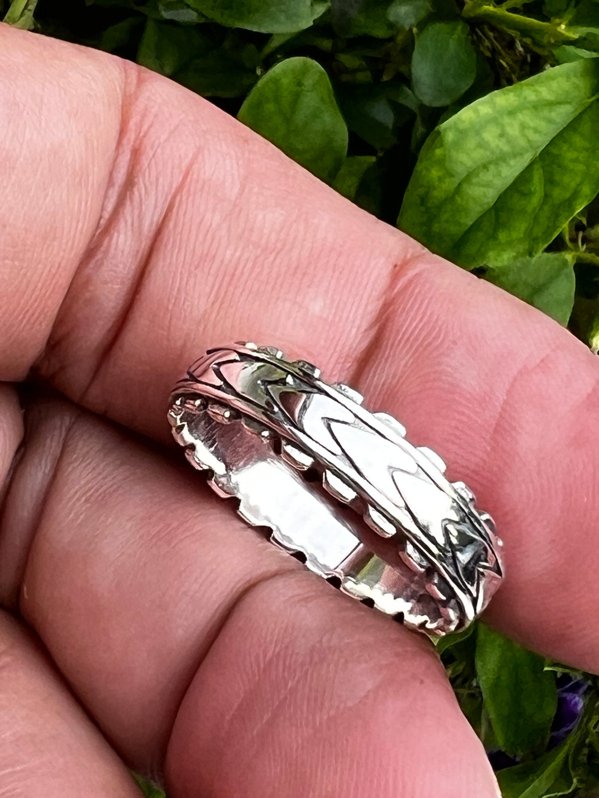 Arrowhead Simple Unisex Wedding Ring – Sterling Silver