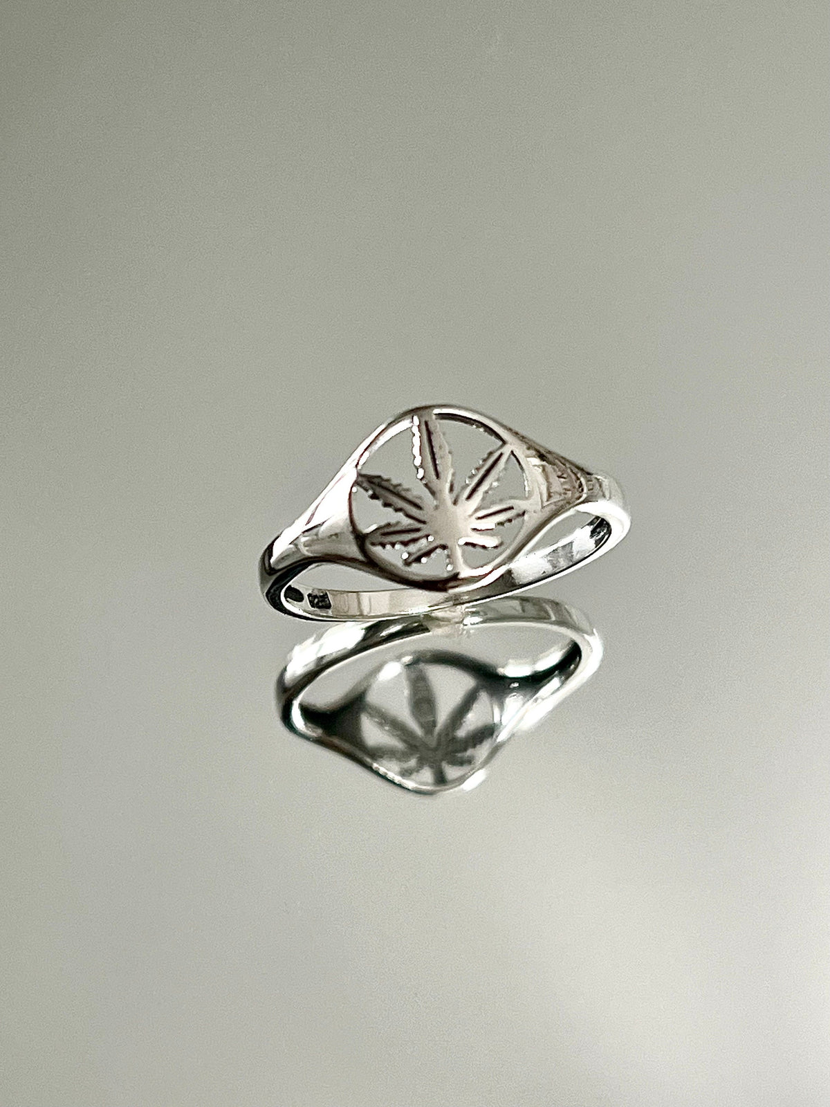 Marijuana Women's Ring – Sterling Silver