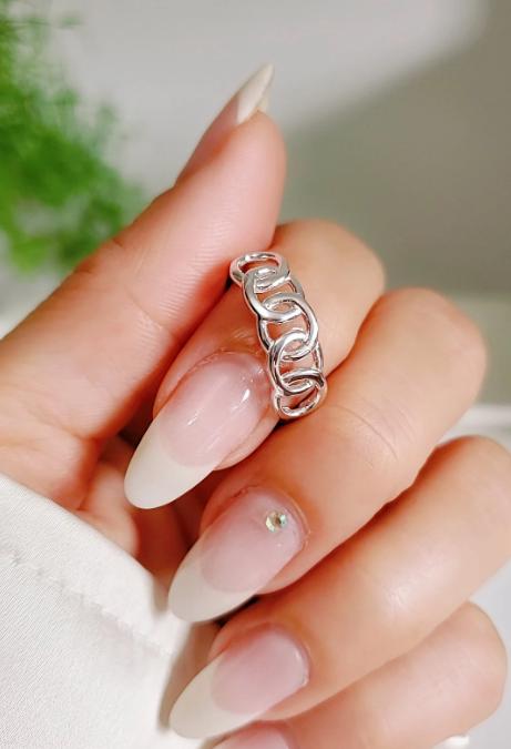 Sterling Silver Chain Link Ring: High Polish Stacking Band