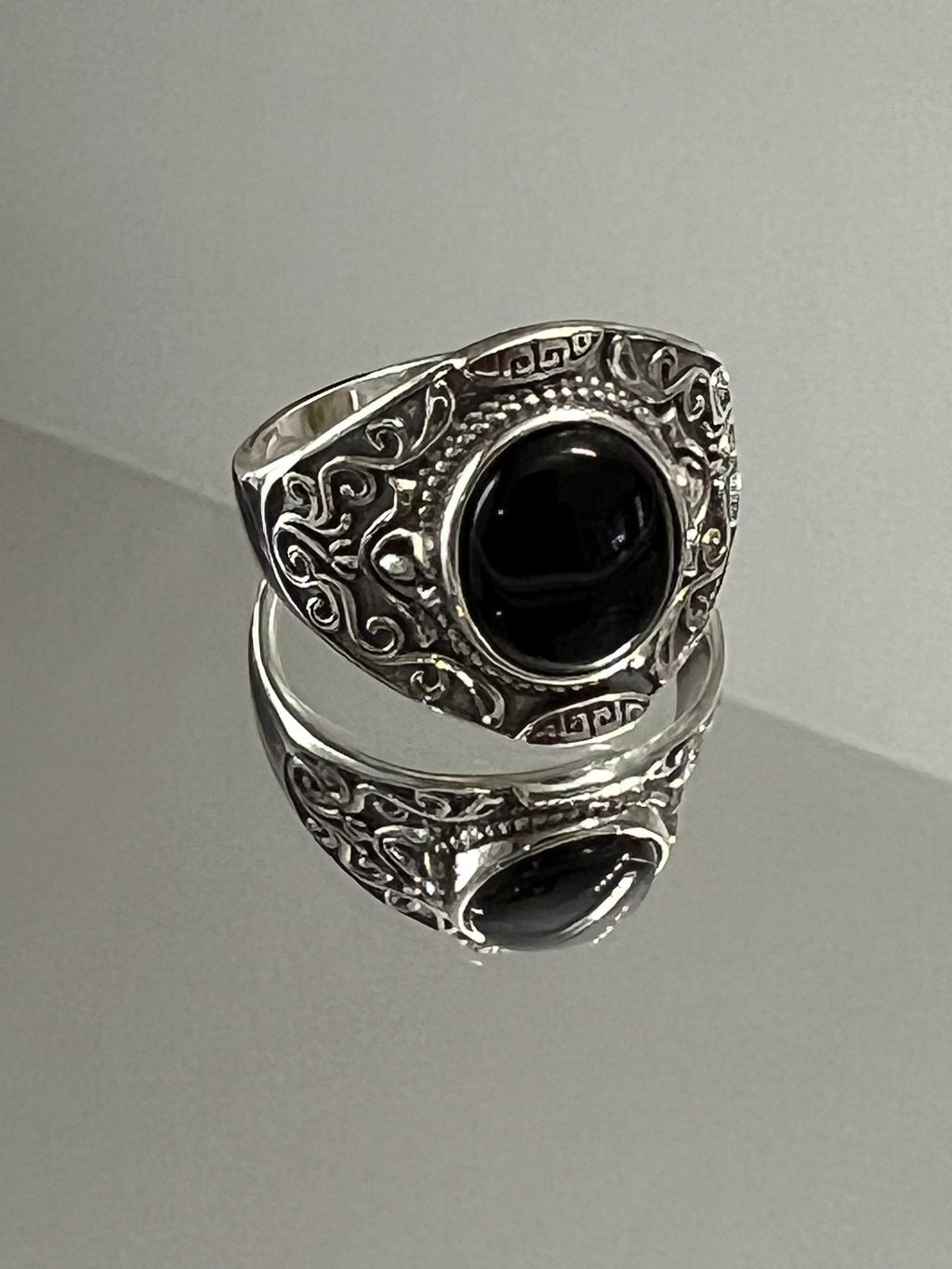 Oxidized Onyx Unisex Signet Ring – Sterling Silver