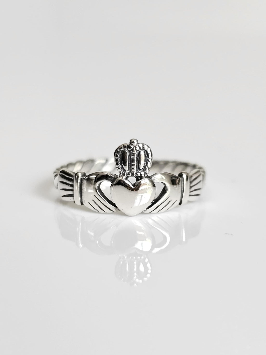 Flat Rope Claddagh Oxidized Ring – Sterling Silver