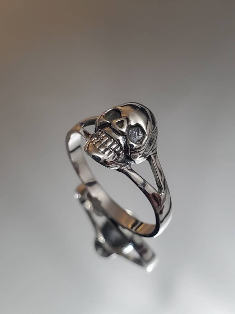 Small Skull Ring