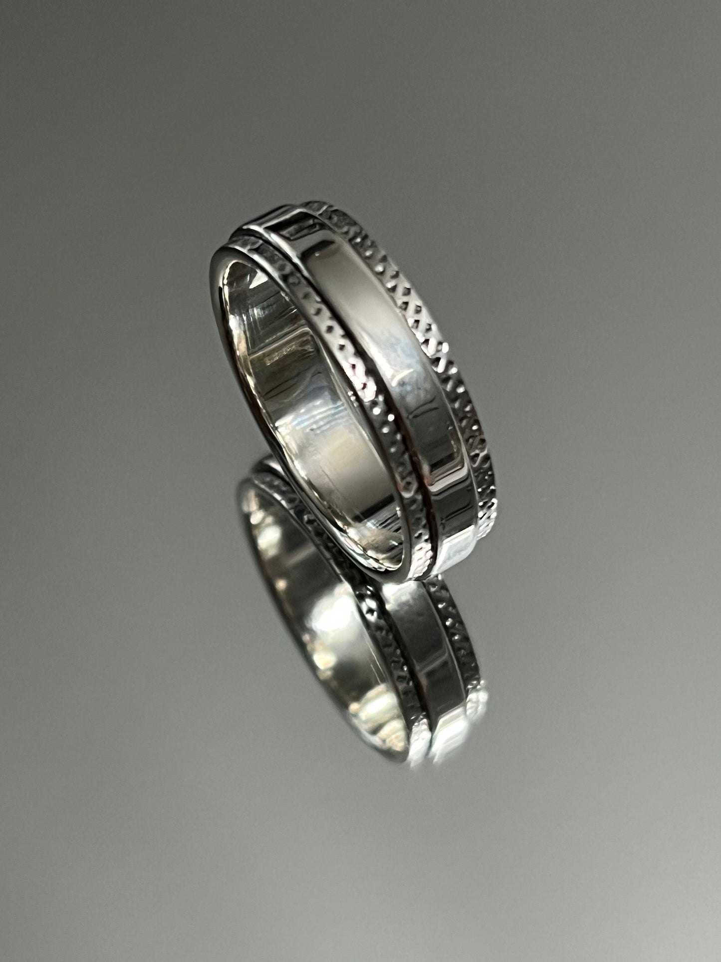 Design Sterling Silver Spinner Ring