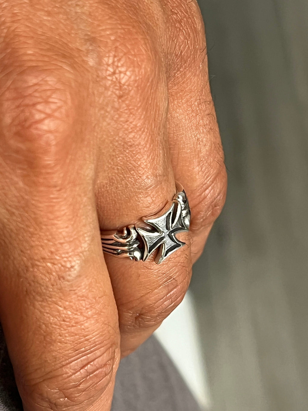 Cross Ring – Sterling Silver with Rhodium Plated
