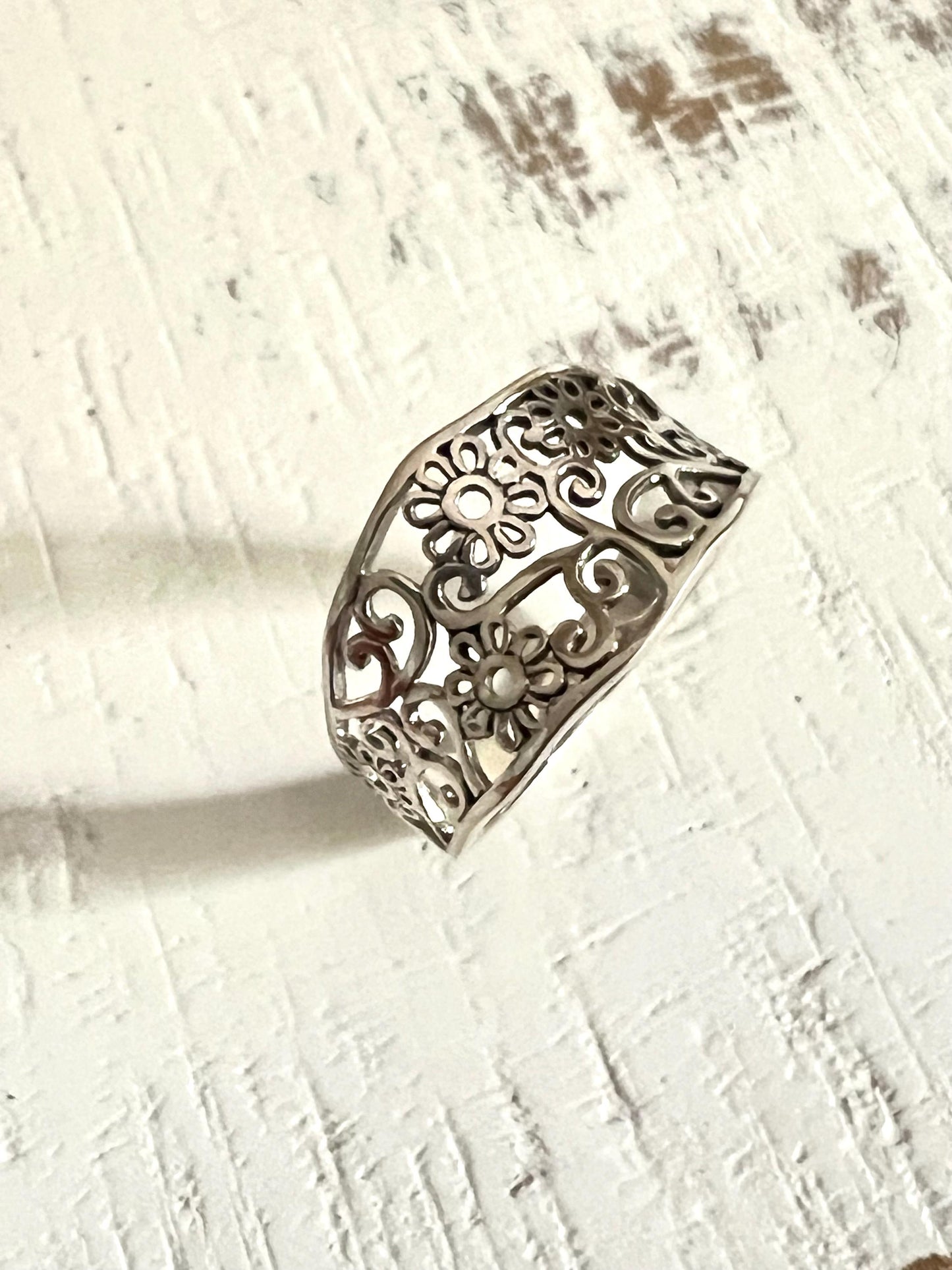Sterling Silver Daisy Vine Ring: Minimalist Floral Band