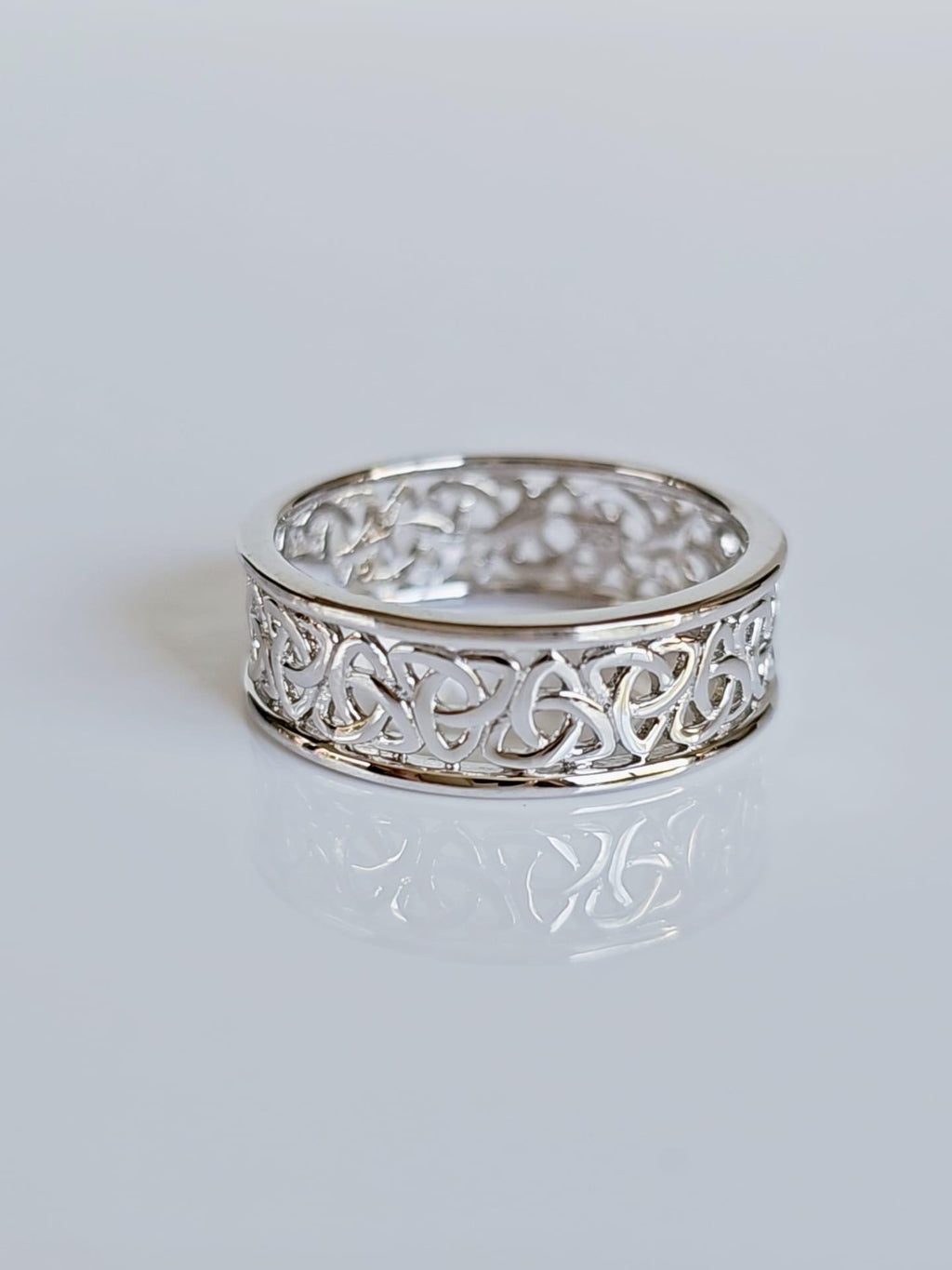 Celtic Outer Rims Triquetra Ring – Sterling Silver