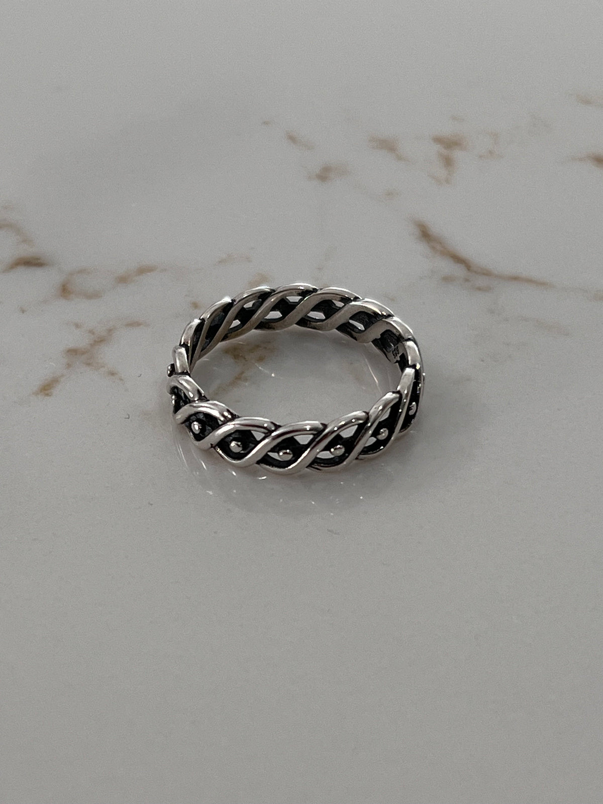 Spiral Eye Unisex Wedding Ring – Sterling Silver
