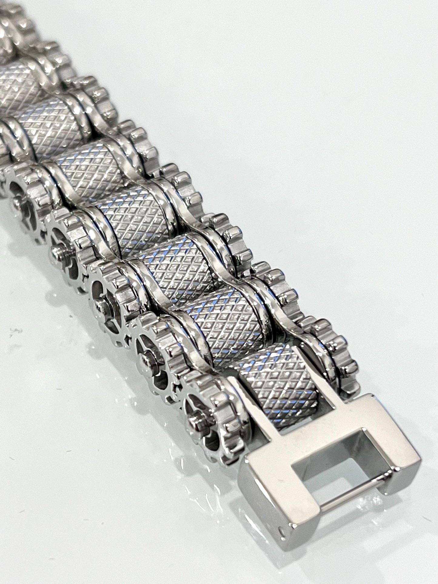 Gearhead Mechanical Gear Gripped Wheel Bracelet