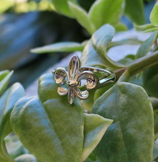 Fleur-de-lis Ring