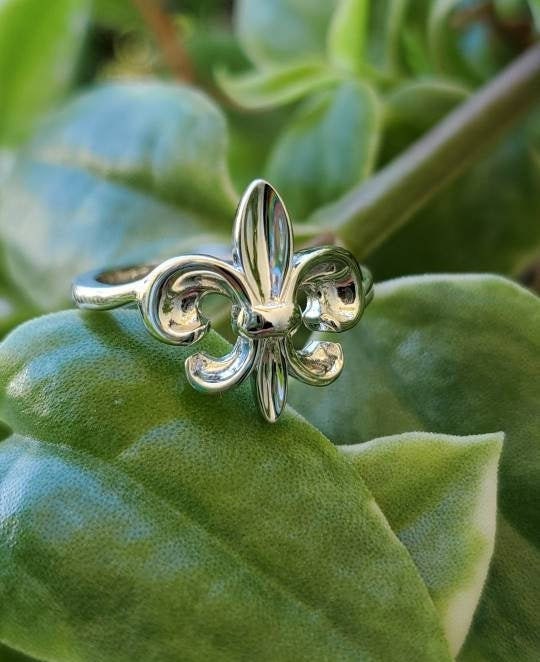 Fleur-de-lis Ring