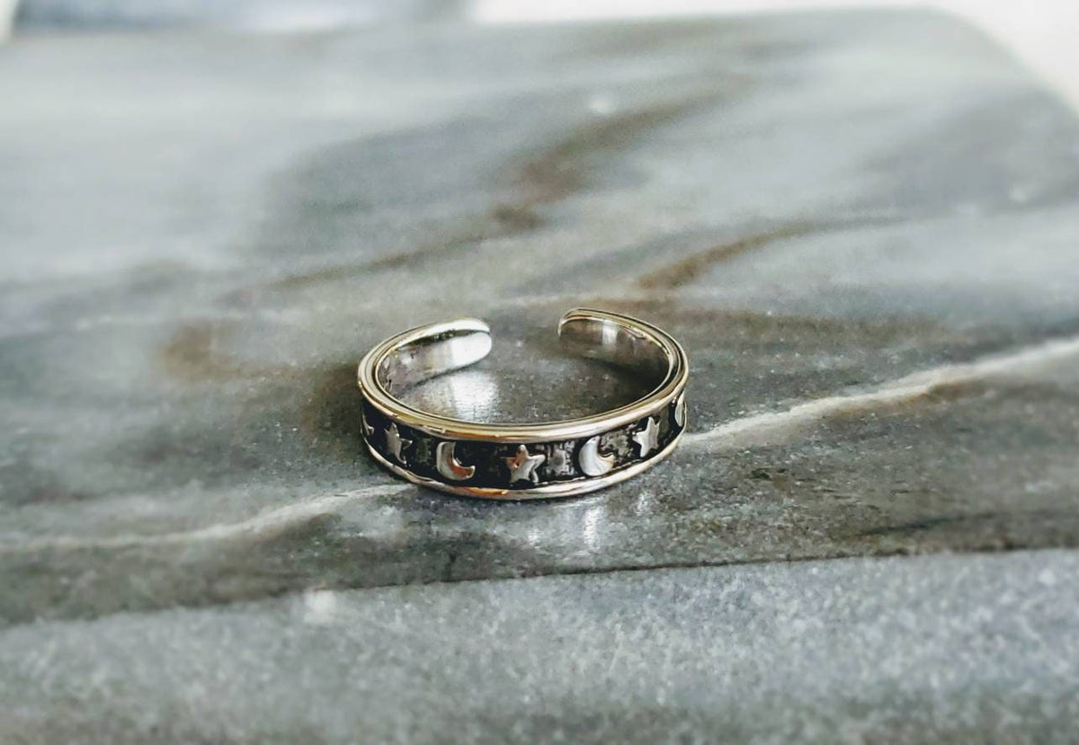 Crescent Moon Toe Ring