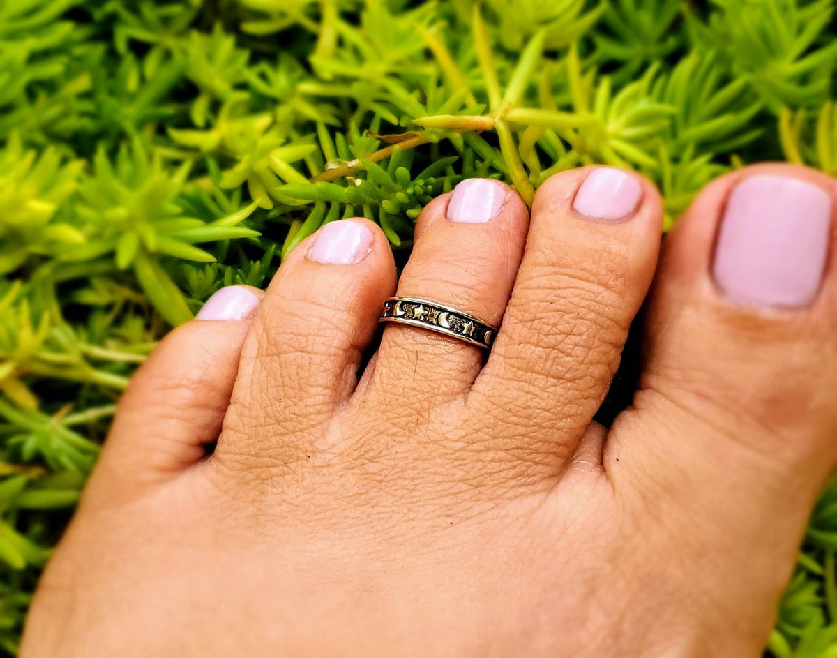 Crescent Moon Toe Ring