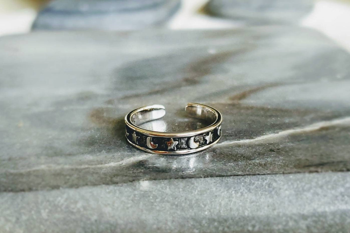Crescent Moon Toe Ring