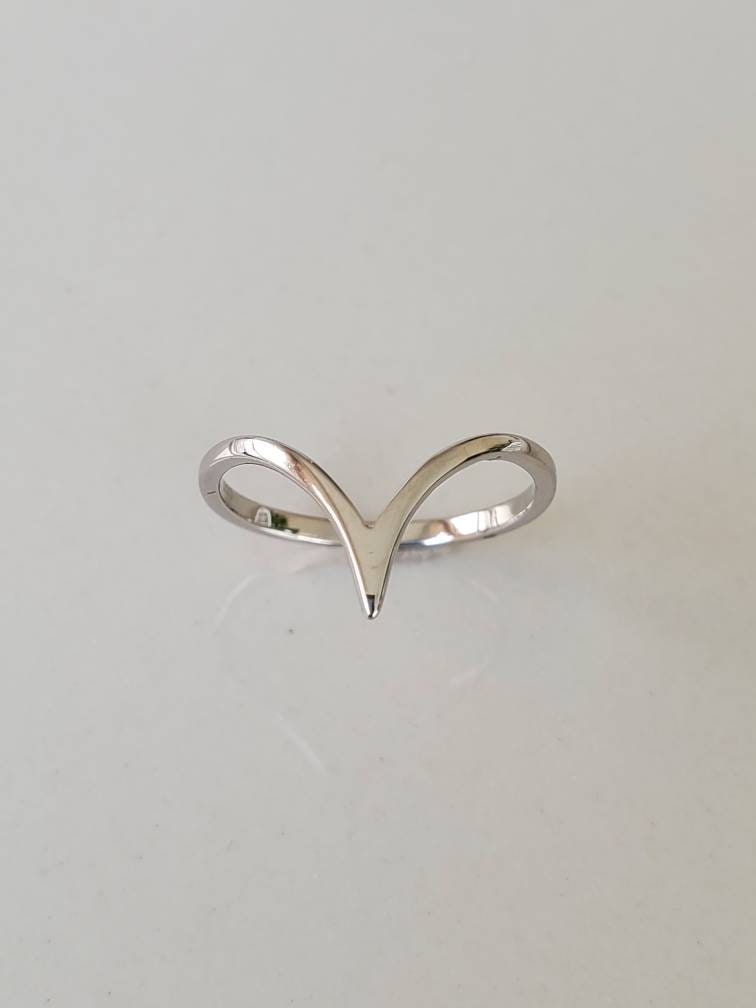 Chevron Ring – 925 Sterling Silver