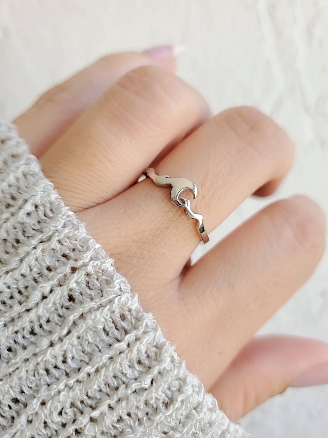 Dainty Wave Ring