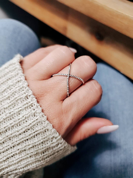 X O Ring, Circle Ring,  Sterling Silver Ring, Halo Women Ring, Criss Cross Ring, Bali Statement Ring