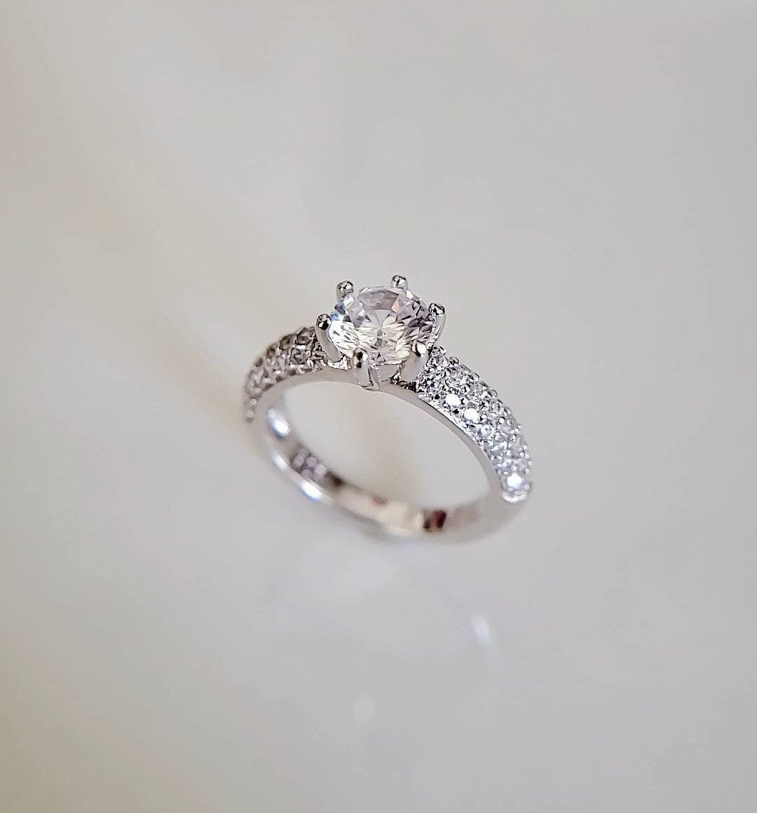 Engagement Ring Round Cut 1.03 ct.