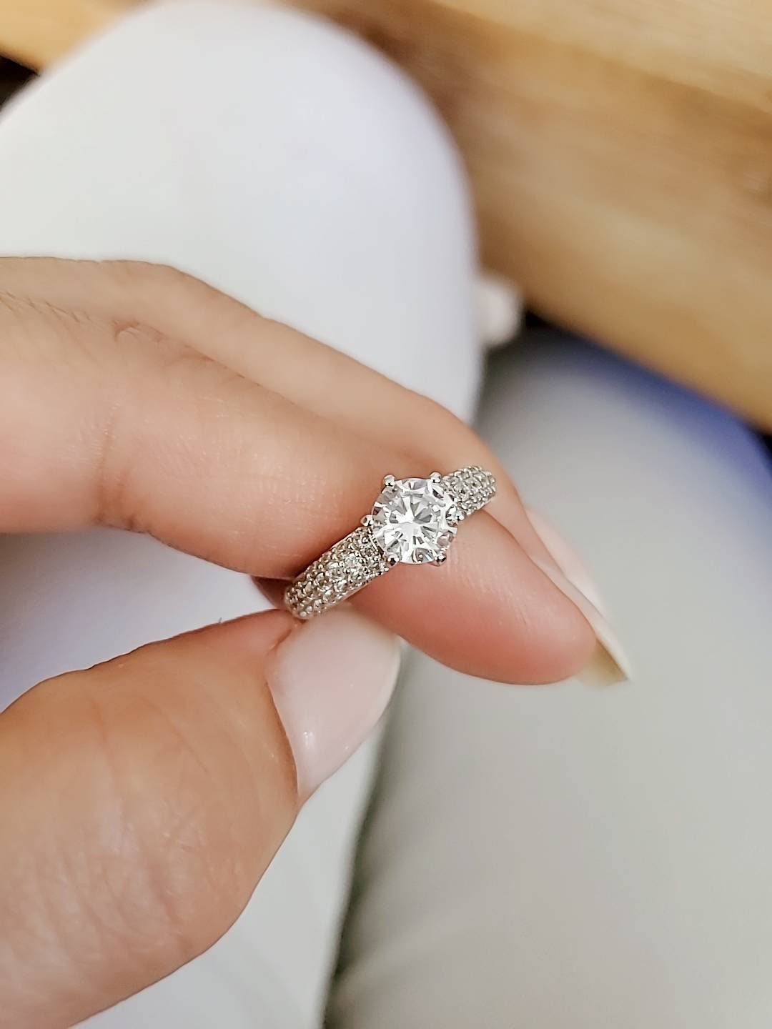 Engagement Ring Round Cut 1.03 ct.