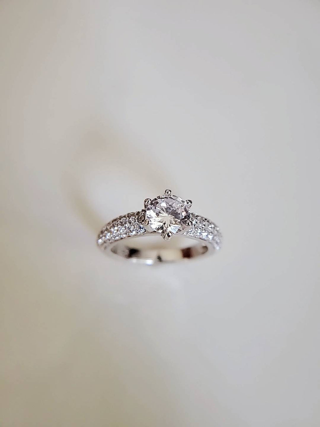Engagement Ring Round Cut 1.03 ct.