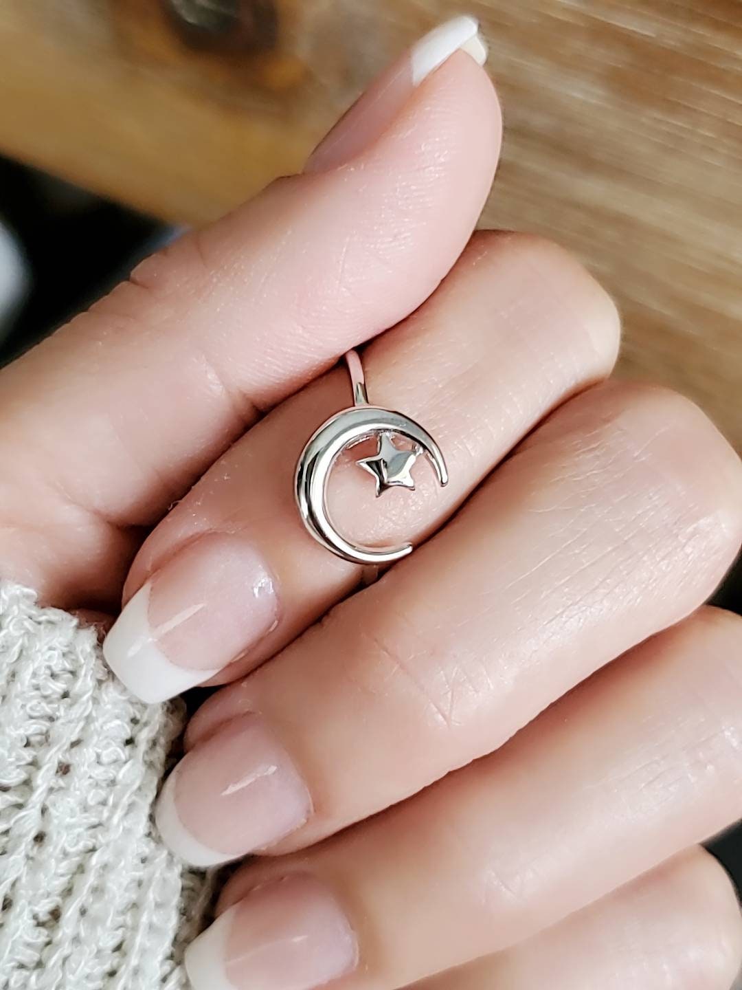 Thin Crescent Moon Star Women's Ring – 925 Sterling Silver
