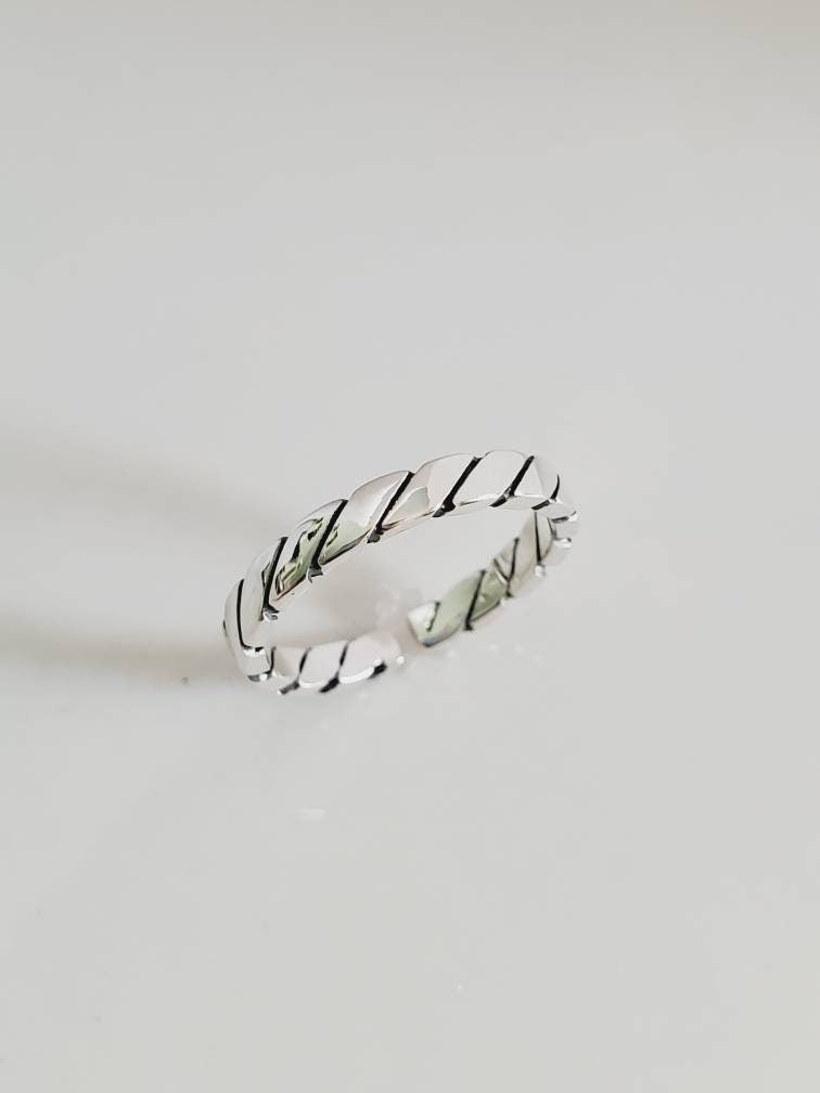 Adjustable Toe Ring