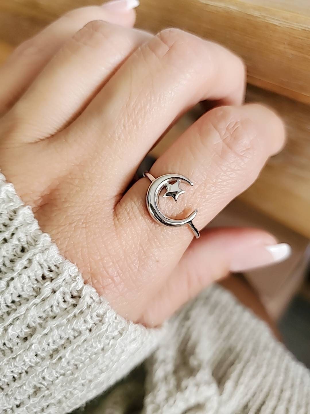 Thin Crescent Moon Star Women's Ring – 925 Sterling Silver