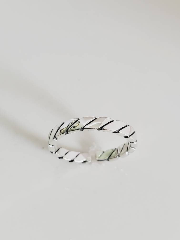 Adjustable Toe Ring