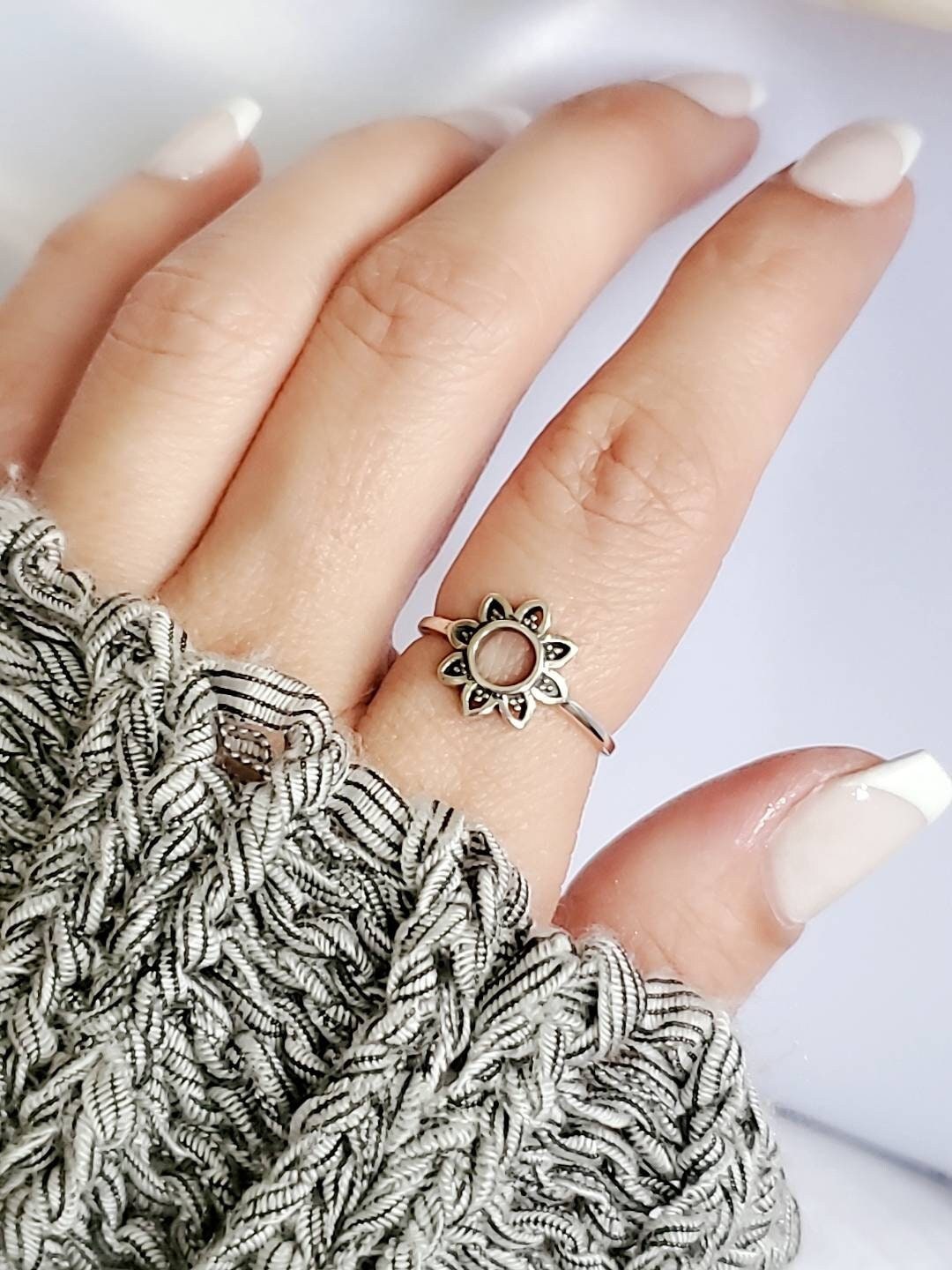 Sun Flower Sterling Silver Ring, Floral Ring, Dainty Women's Ring, Mother's Gift, Wild Flower Ring, Simple Girls Ring, size 4-12