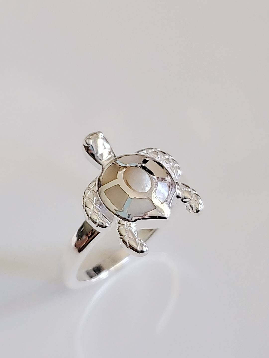 Sea Turtle Mother of Pearl Ring – 925 Sterling Silver
