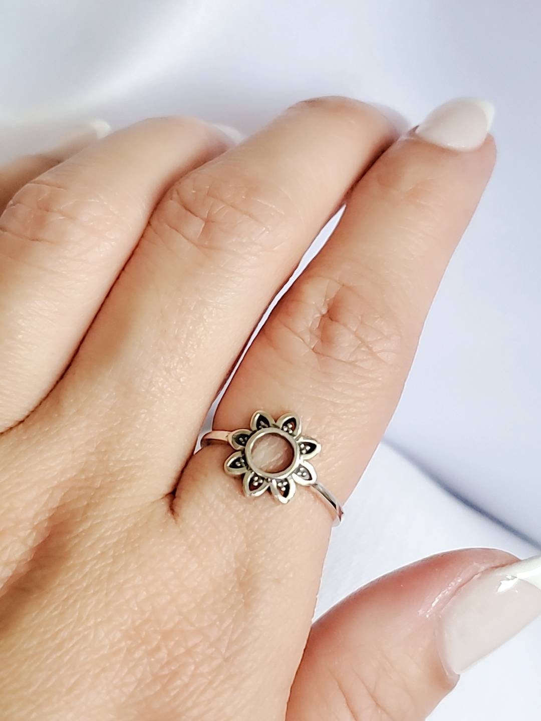 Sun Flower Sterling Silver Ring, Floral Ring, Dainty Women's Ring, Mother's Gift, Wild Flower Ring, Simple Girls Ring, size 4-12