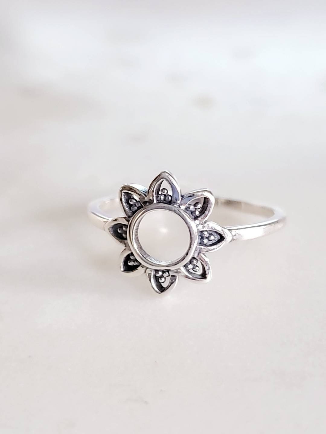 Sun Flower Sterling Silver Ring, Floral Ring, Dainty Women's Ring, Mother's Gift, Wild Flower Ring, Simple Girls Ring, size 4-12