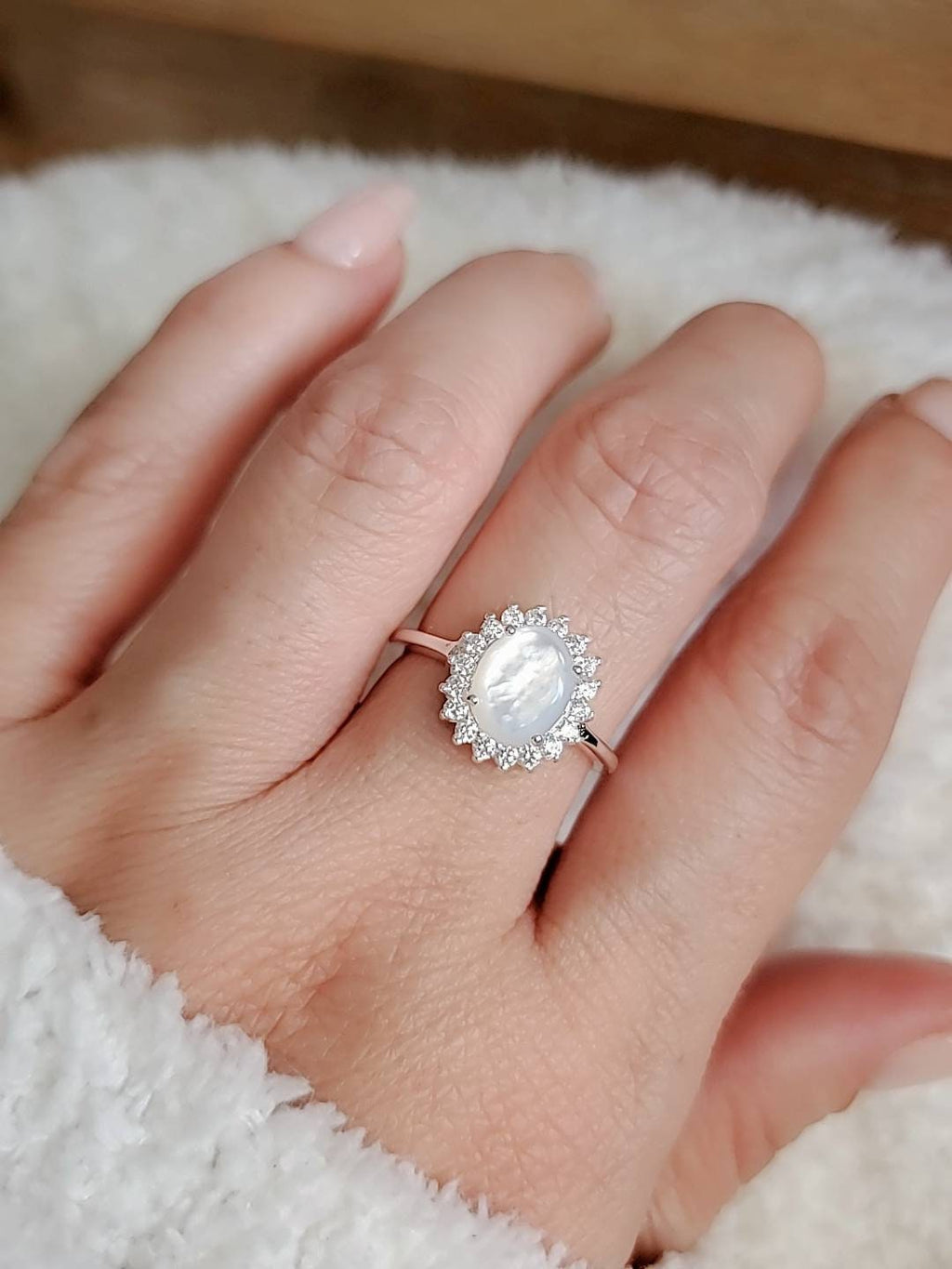Oval Mother of Pearl 19-Stone Ring – 925 Sterling Silver