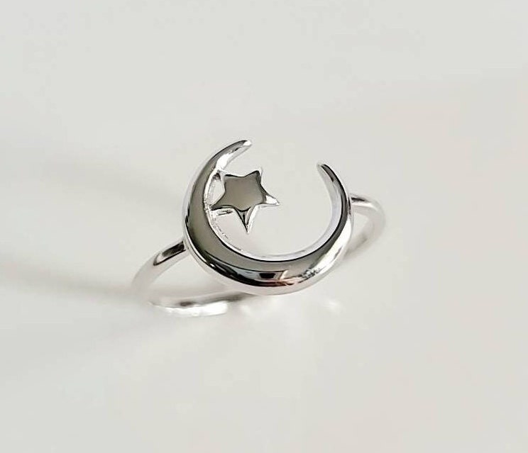 Thin Crescent Moon Star Women's Ring – 925 Sterling Silver