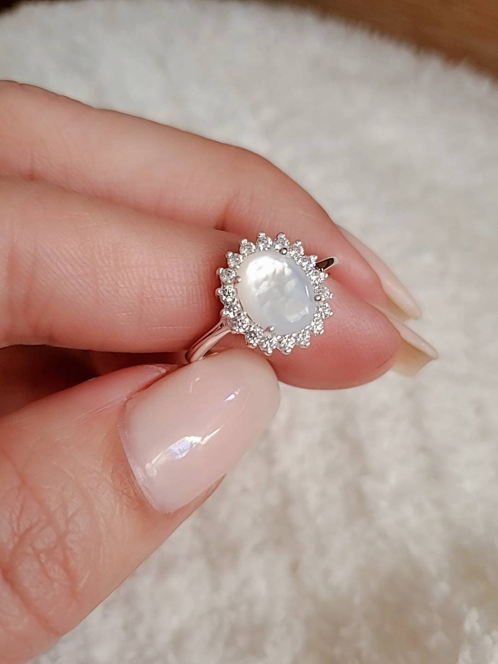 Oval Mother of Pearl 19-Stone Ring – 925 Sterling Silver