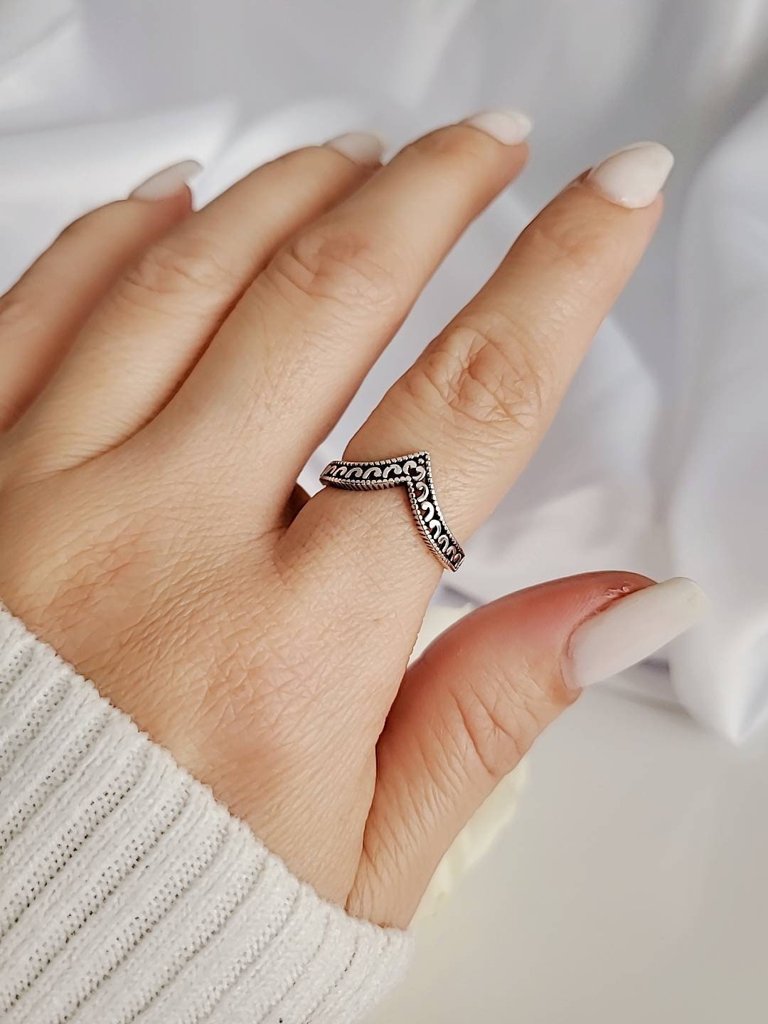 Curved Chevron Ring