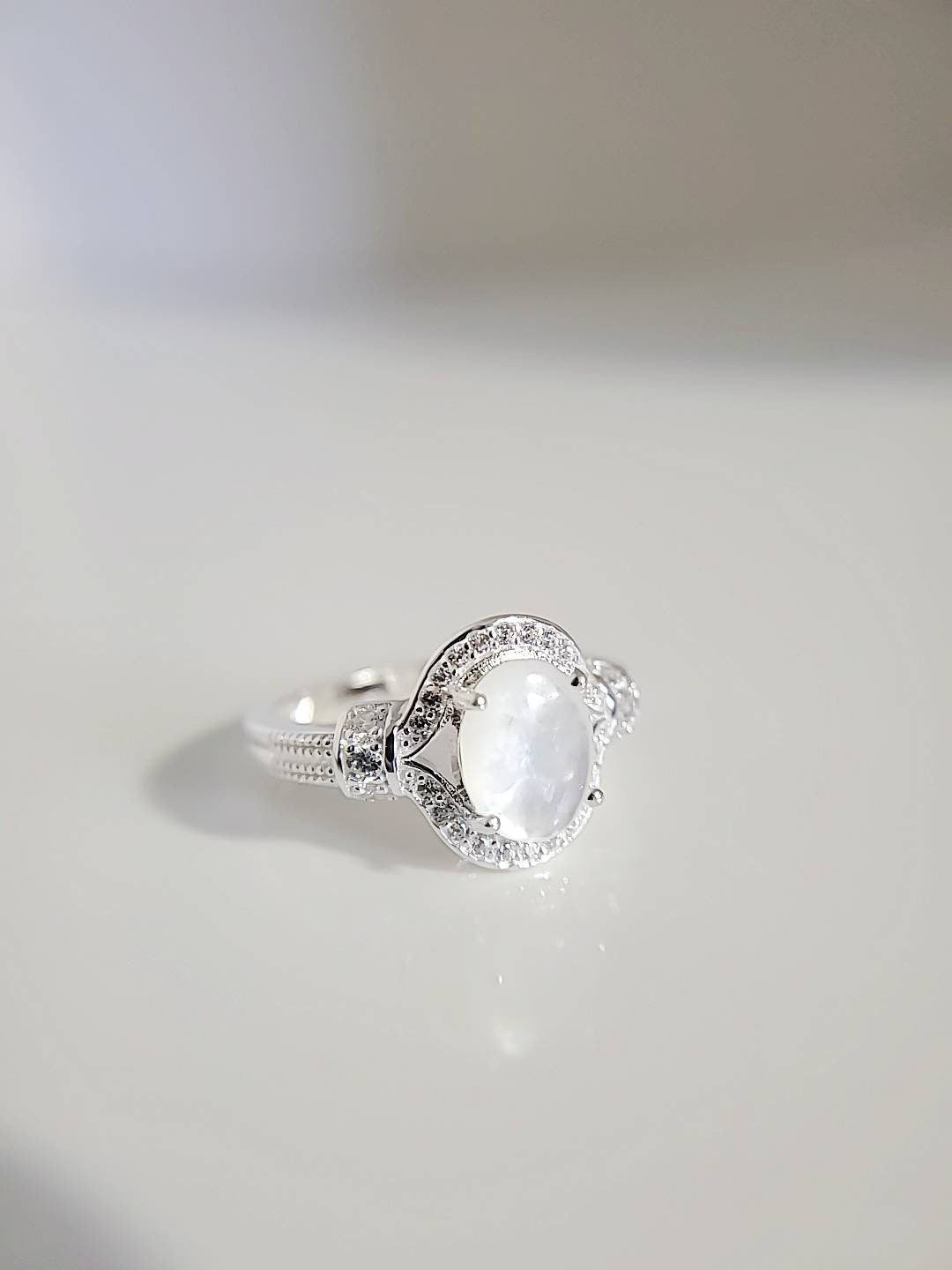 Mother of Pearl Wedding Ring – 925 Sterling Silver