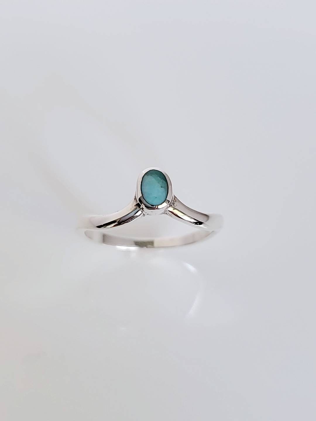 Turquoise Ring Minimalist V Oval Stone Ring